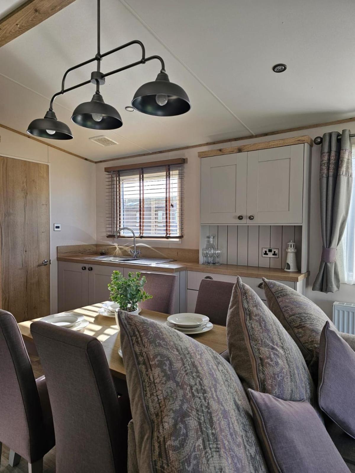 Premium 2 Bedroom Caravan With Free Wifi 헌스탠턴 외부 사진