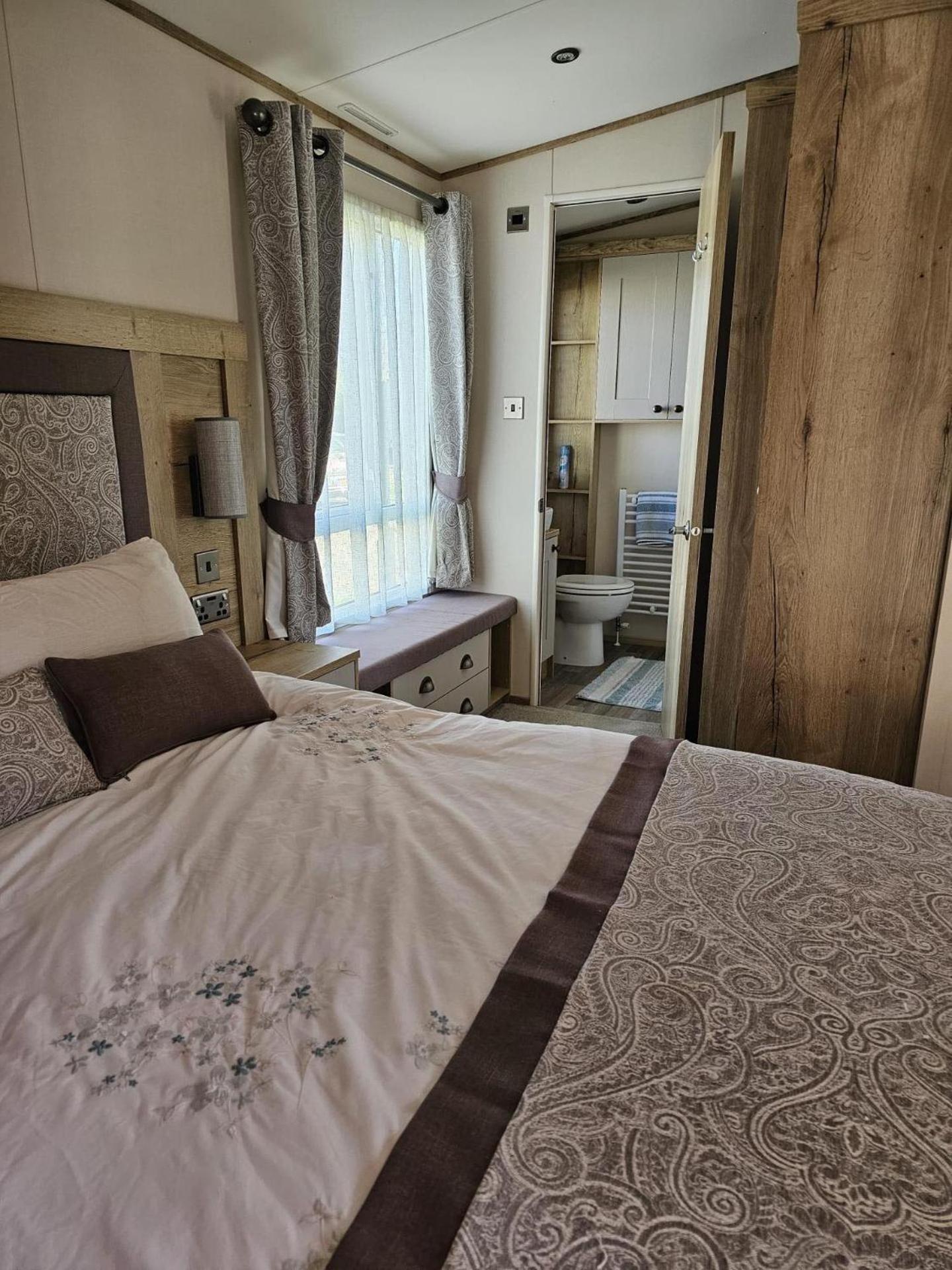 Premium 2 Bedroom Caravan With Free Wifi 헌스탠턴 외부 사진